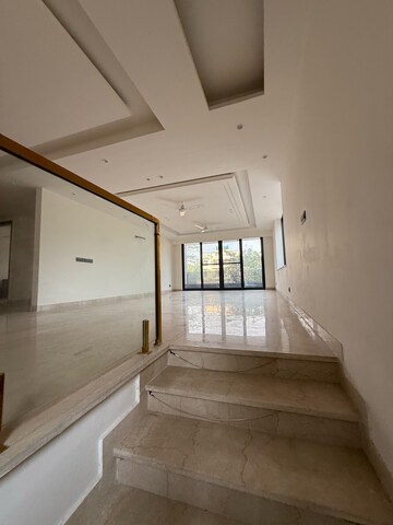 4 BHK Builder Floor For Rent in Sector 55