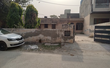 Plot For Sale in Sector 28