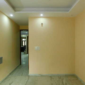 Room in 3 BHK Builder Floor at BU SFS Flats, Varun Niketan – for Rent