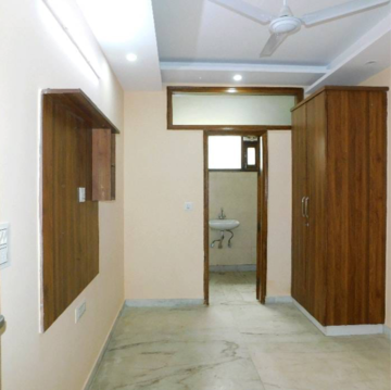 Room in 3 BHK Builder Floor at BU SFS Flats, Varun Niketan – for Rent