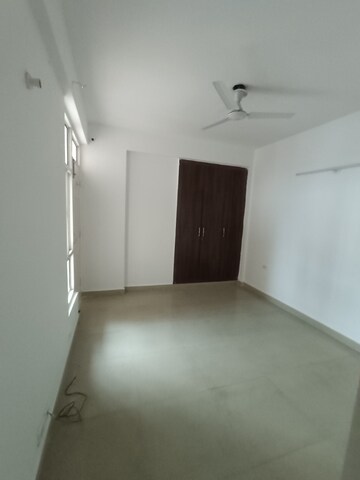Room in 2 BHK Apartment at Supertech The Romano, Sector 118 – for Rent