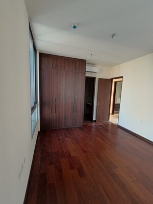 Room in 3 BHK Apartment at Piramal Vaikunth, Balkum Pada – for Sale