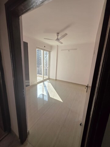 Room in 3 BHK Apartment at Amrapali Leisure Park, Amrapali Leisure Valley – for Rent