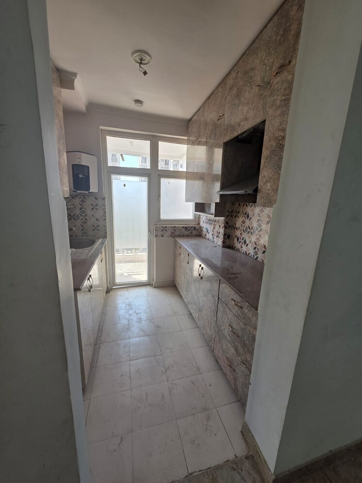 Balcony, amrapali-leisure-park 3 Bedroom 1450 Sq.Ft. Apartment In Amrapali Leisure Valley Greater Noida 8855563