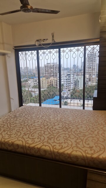Bedroom in 1 BHK Apartment at Mahim West – for Rent