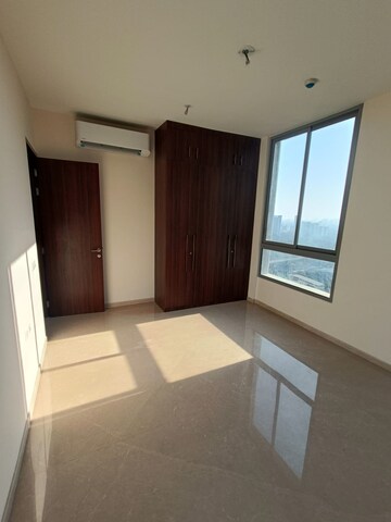 Room in 3 BHK Apartment at Piramal Vaikunth, Balkum Pada – for Sale