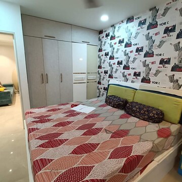Bedroom in 4 BHK Apartment at Arihant Apartments Khar, Khar West – for Rent