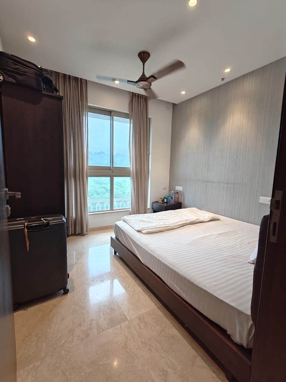 2 BHK Apartment For Rent in Hiranandani Highland