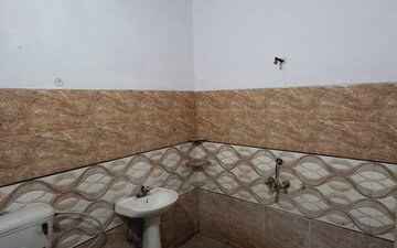 2 BHK Apartment For Rent in BHN Tower, Sector 45