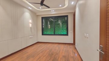 Bedroom in 4 BHK Builder Floor at Sector 14 – for Sale