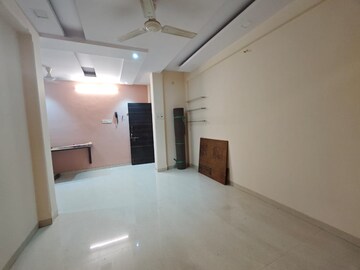 Room in 2 BHK Apartment at Balmurali CHS, Chembur – for Rent
