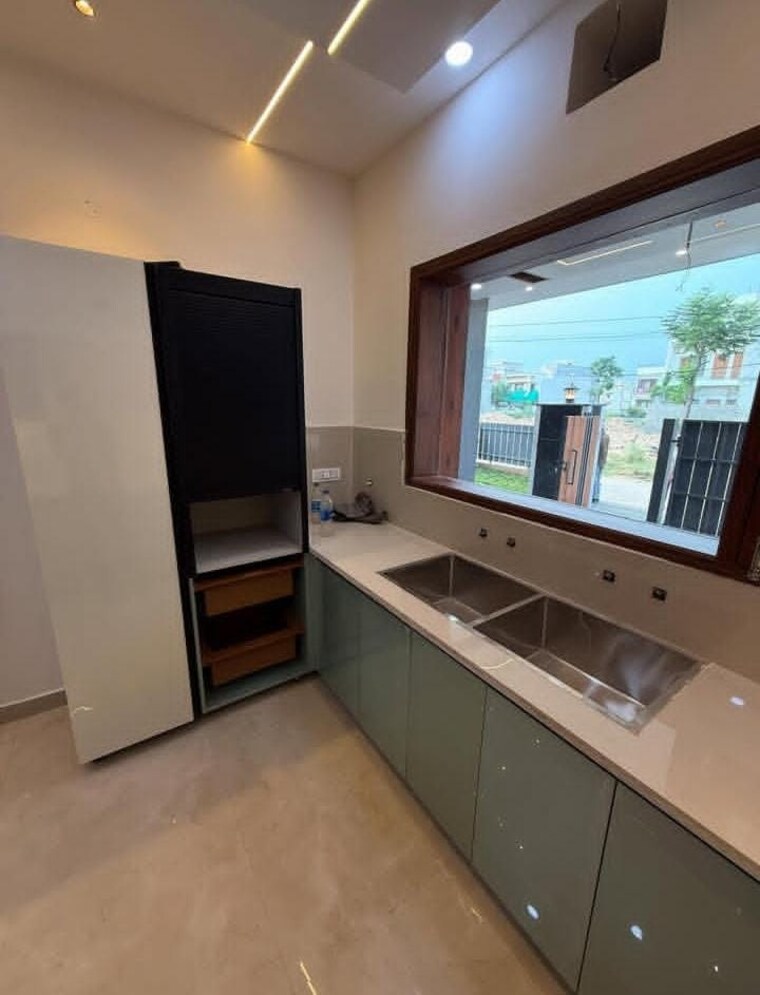 Kitchen, sector 33 3 Bedroom 3150 Sq.Ft. Builder Floor In Sector 33 Faridabad 8855671