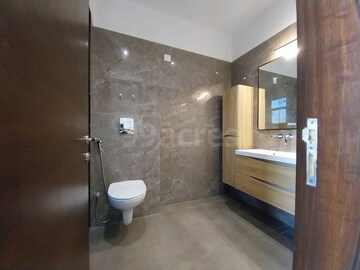 Room in 3 BHK Apartment at Arihant South Winds, Sector 41 – for Sale
