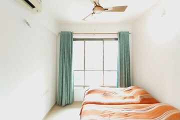 2.5 BHK Apartment For Sale in Kalpataru Aura, Ghatkopar West