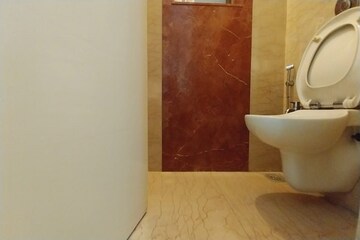 Furnished Amenities in 2.5 BHK Apartment at Kalpataru Aura, Ghatkopar West – for Sale