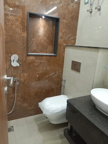 Bathroom in 3 BHK Builder Floor at Sector 40 – for Rent