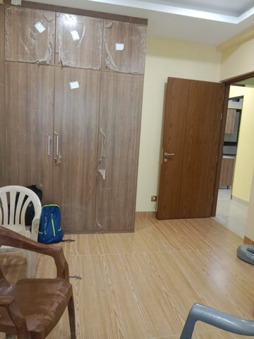 Bedroom in 3 BHK Builder Floor at Sector 40 – for Rent