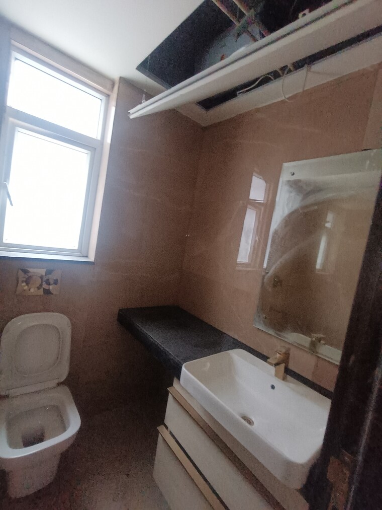 Bathroom, smart-world-orchard 3 Bedroom 1695 Sq.Ft. Builder Floor In Sector 61 Gurgaon 8855827