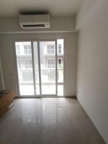 Room in 3 BHK Builder Floor at Smart World Orchard, Sector 61 – for Sale
