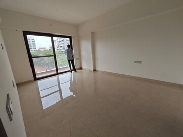 Room in 4 BHK Apartment at Chembur – for Sale