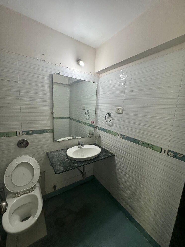 Bathroom, lilium-lantana 3 Bedroom 1000 Sq.Ft. Apartment In Chandivali Mumbai 8855776