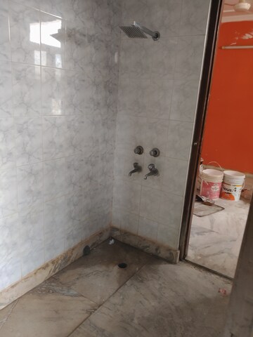 Room in 3 BHK Apartment at Sector 21c – for Rent
