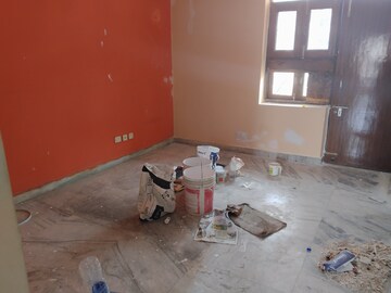 Room in 3 BHK Apartment at Sector 21c – for Rent