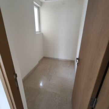 Room in 3.5 BHK Apartment at Lodha Bella Vita, Mohammadwadi – for Rent