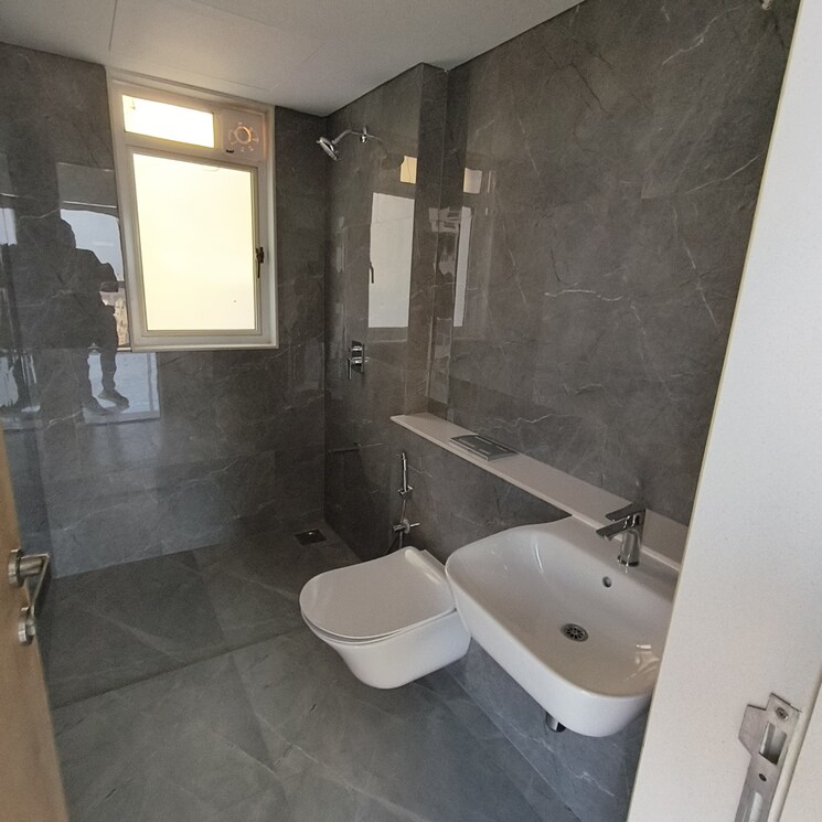 Bathroom, lodha-bella-vita 3.5 Bedroom 1600 Sq.Ft. Apartment In Mohammadwadi Pune 8855782