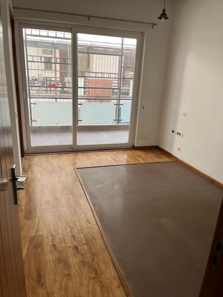 Room, south city 1 4 Bedroom 360 Sq.Yd. Builder Floor In South City 1 Gurgaon 8855787