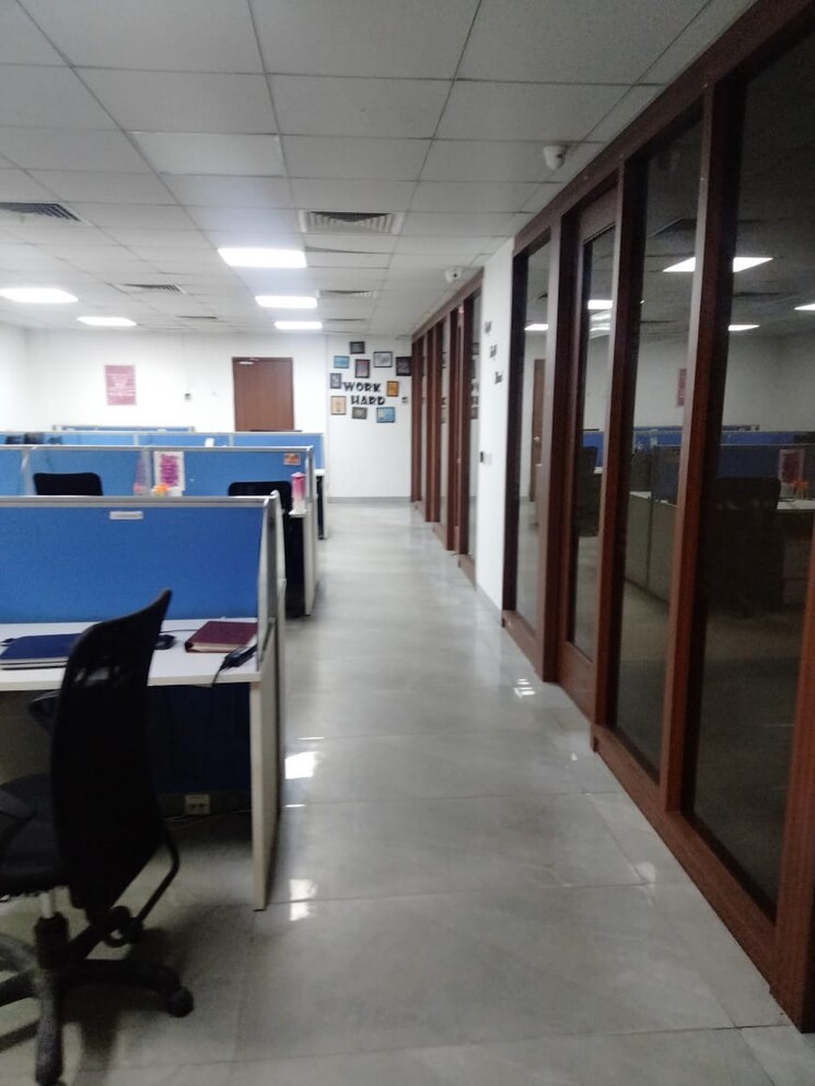  Parking, sector 2 Commercial Office Space 3000 Sq.Ft. In Sector 2 Noida 8855816