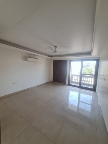 3 BHK Apartment For Rent in Max Towers, Sector 16b