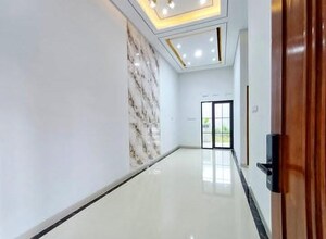 Building Lobby in 4 BHK Builder Floor at Sector 32 – for Sale