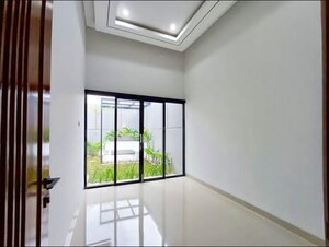 Building Lobby in 4 BHK Builder Floor at Sector 32 – for Sale