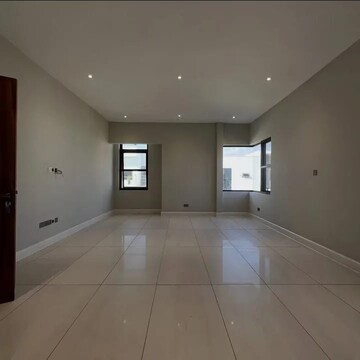 Building Lobby in 2.5 BHK Builder Floor at Sector 35 – for Rent