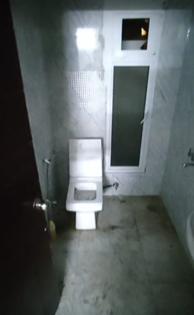 Bathroom, prateek-grand-city 3.5 Bedroom 1795 Sq.Ft. Apartment In Siddharth Vihar Ghaziabad 8856037