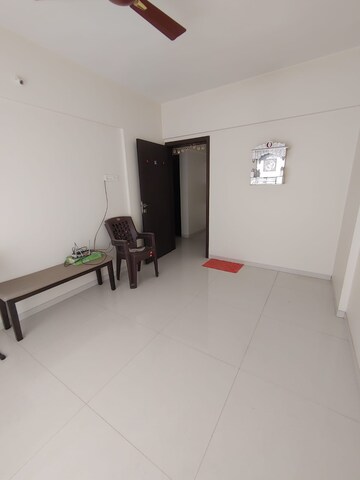 Room in 3 BHK Apartment at Welworth Tinseltown, Bavdhan – for Rent
