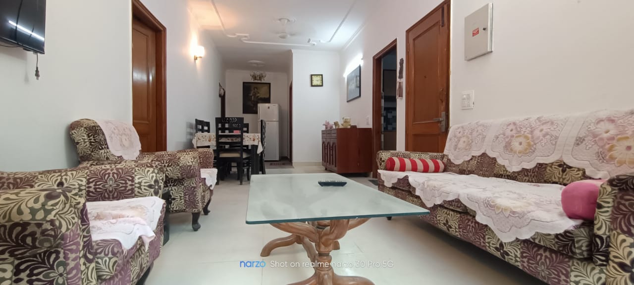 3 BHK + Servant Room Builder Floor For Rent in Sector 46