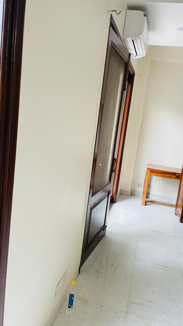 Room in 3 BHK Builder Floor at Sector 46 – for Rent