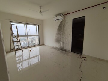Room in 3 BHK Apartment at Runwal Nirvana, Parel – for Rent