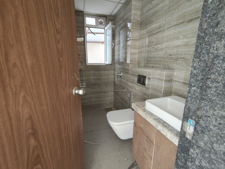 Bathroom, runwal-nirvana 3 Bedroom 1250 Sq.Ft. Apartment In Parel Mumbai 8856143