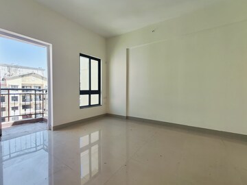 Room in 2 BHK Apartment at TATA La Montana Phase 1, Talegaon Dabhade – for Rent