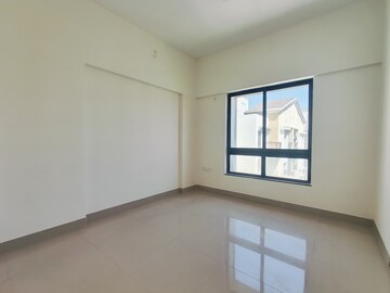 Room in 2 BHK Apartment at TATA La Montana Phase 1, Talegaon Dabhade – for Rent
