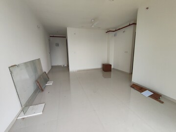 Room in 2 BHK Apartment at Runwal Nirvana, Parel – for Rent