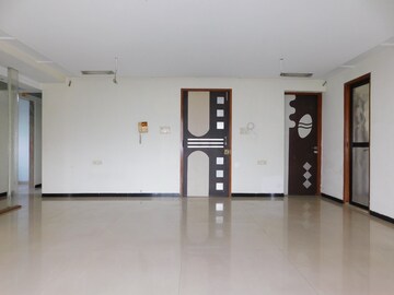 Room in 3 BHK Apartment at Chembur – for Rent