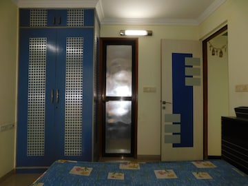 Living Room in 3 BHK Apartment at Chembur – for Rent