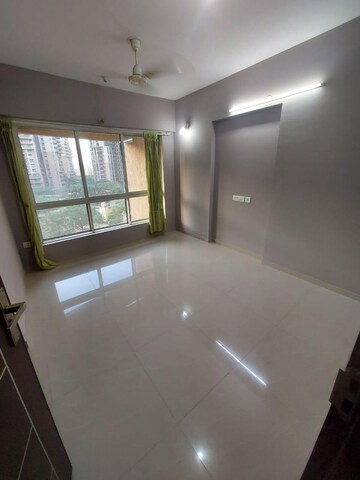 Room in 2 BHK Apartment at Nahar Jonquille And Jamaica, Chandivali – for Sale