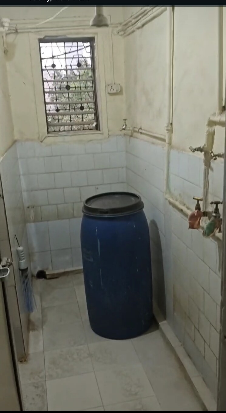Bathroom, vijaya-chs-byculla 2 Bedroom 500 Sq.Ft. Apartment In Byculla Mumbai 8856258