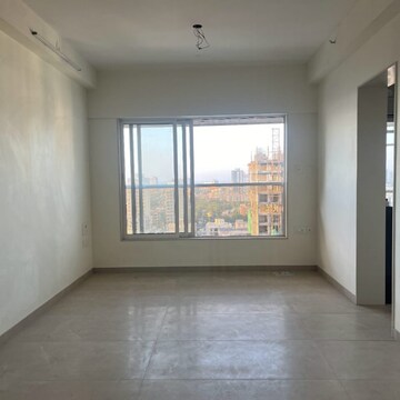 Room in 2 BHK Apartment at DLH Orchid, Lokhandwala Complex – for Rent