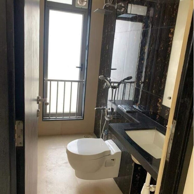 Bathroom, dlh-orchid 2 Bedroom 900 Sq.Ft. Apartment In Lokhandwala Complex Mumbai 8856273